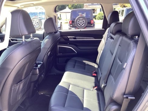 Used 2024 Kia Telluride EX image 19