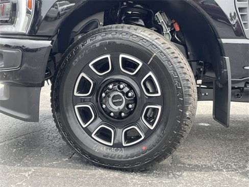 New 2025 Ford F250 Platinum image 32