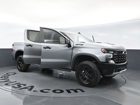 Used 2024 Chevrolet Silverado 1500 ZR2 w/ Technology Package image 28