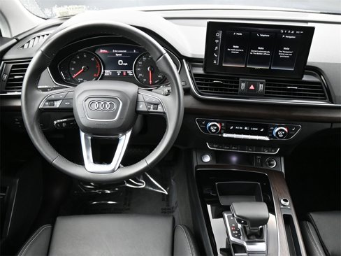 Used 2024 Audi Q5 2.0T Premium w/ Convenience Package image 6