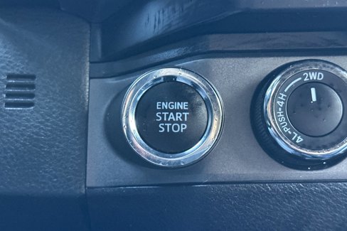 Used 2021 Toyota Tacoma TRD Off-Road image 33