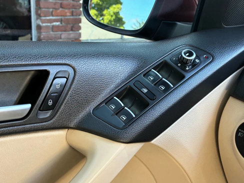 Used 2015 Volkswagen Tiguan SE image 25