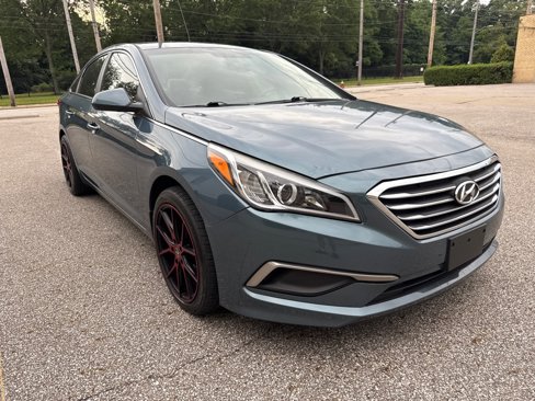 Used 2017 Hyundai Sonata SE image 3