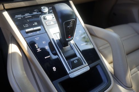 Used 2021 Porsche Cayenne w/ Premium Package image 23