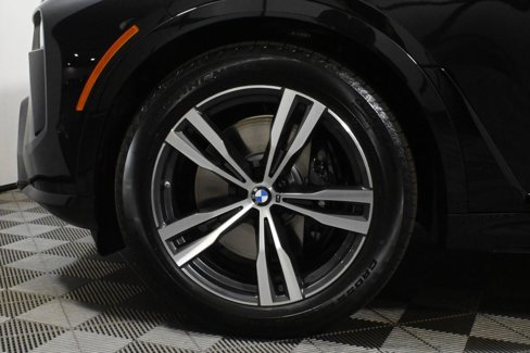 New 2026 BMW X7 M60i image 12