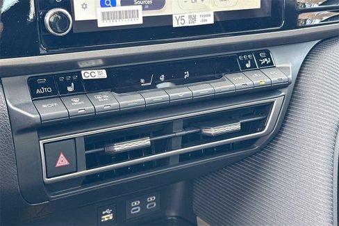 New 2026 Toyota Camry SE image 19
