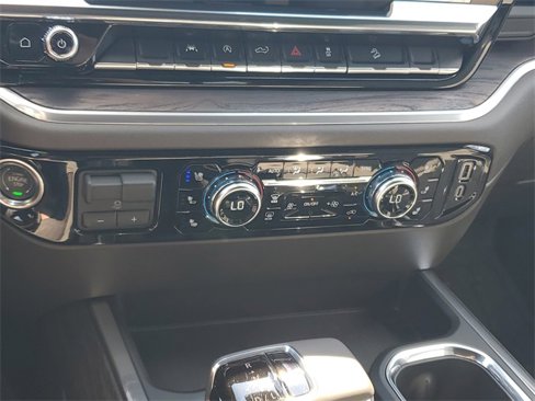 New 2026 GMC Sierra 1500 SLT w/ SLT Premium Package image 17