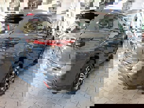 New 2025 Toyota Highlander XLE image 4