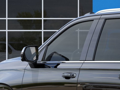 New 2025 Chevrolet Suburban Premier image 36