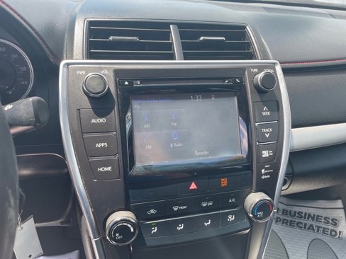 Used 2015 Toyota Camry LE image 15