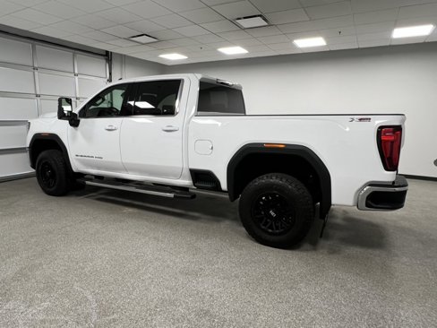 Used 2024 GMC Sierra 3500 SLE w/ SLE Convenience Package image 9