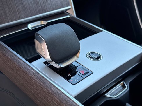 New 2025 Land Rover Range Rover SE image 24