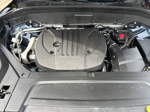 Certified 2025 Volvo XC90 B5 Core image 33