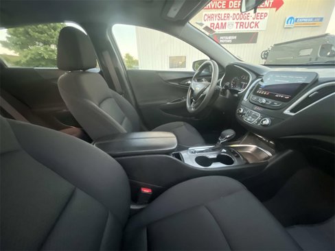 Used 2024 Chevrolet Malibu LT image 19