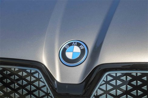 Used 2025 BMW iX xDrive50 w/ Convenience Package image 7