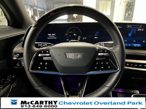 Used 2023 Cadillac Lyriq 2WD image 15