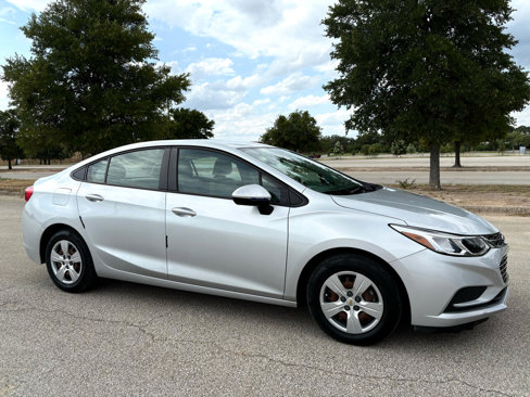 Used 2017 Chevrolet Cruze LS image 41