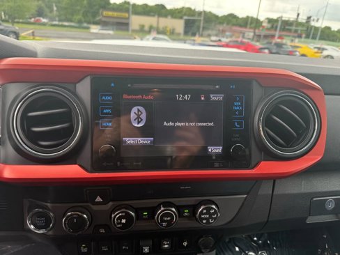 Used 2019 Toyota Tacoma TRD Sport image 17