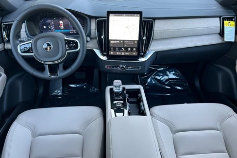 New 2026 Volvo XC90 B6 Plus w/ Protection Package Premier image 11