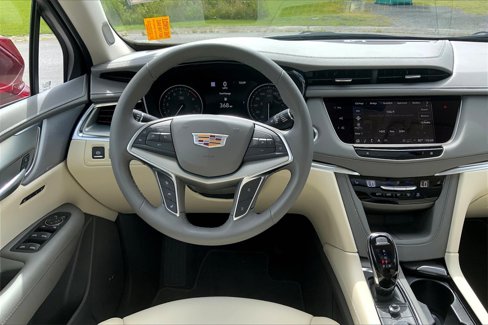 Used 2025 Cadillac XT5 Premium Luxury w/ Technology Package image 6