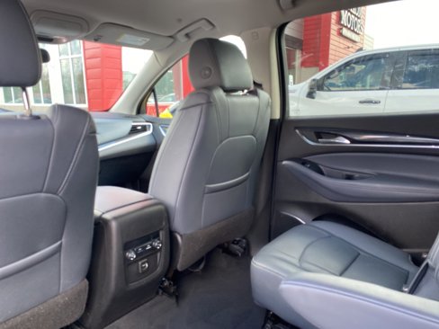 Used 2021 Buick Enclave Essence image 12