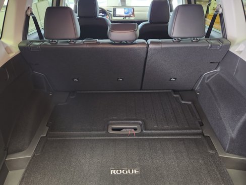 New 2026 Nissan Rogue Platinum image 12