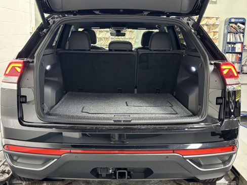 New 2026 Volkswagen Atlas Cross Sport SE image 29