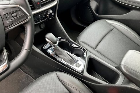 Used 2024 Buick Encore GX Sport Touring image 18