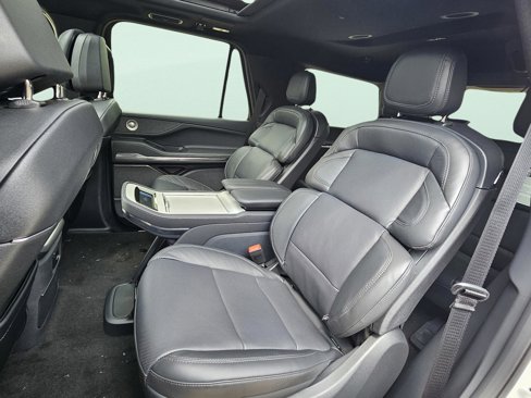 New 2025 Lincoln Navigator Reserve image 25