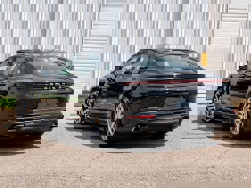 New 2025 Porsche Panamera 4 image 3