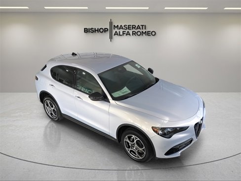 New 2025 Alfa Romeo Stelvio Sprint image 13