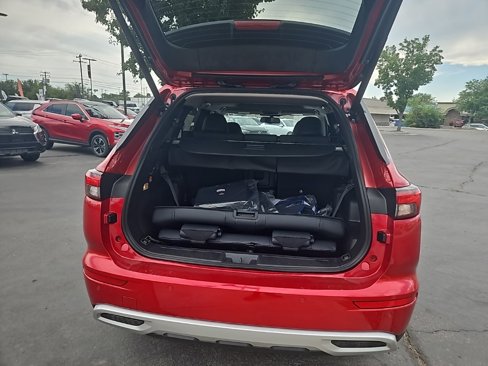 New 2025 Mitsubishi Outlander SE image 30
