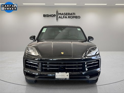 Used 2024 Porsche Cayenne image 8