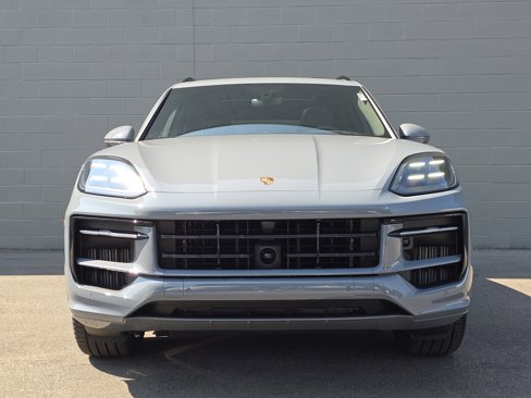 New 2025 Porsche Cayenne GTS image 6