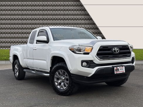 Used 2017 Toyota Tacoma SR5 image 5
