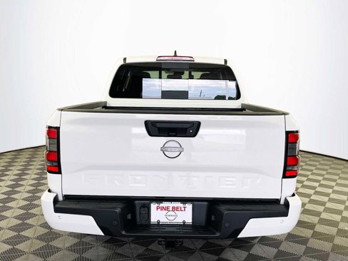 Used 2025 Nissan Frontier SV w/ SV Convenience Package image 5