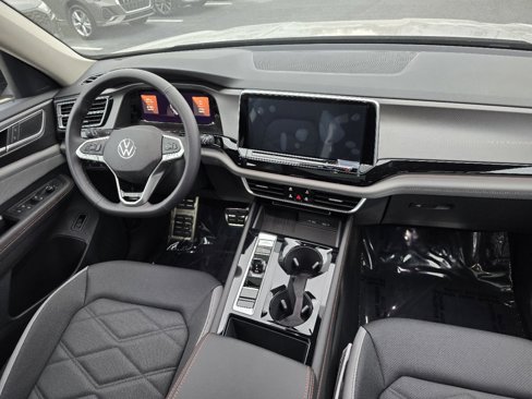 New 2025 Volkswagen Atlas Peak Edition SE image 14