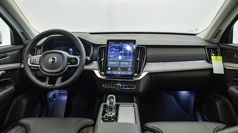 New 2025 Volvo XC90 T8 Plus w/ Protection Package Premier image 15