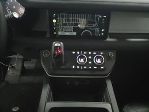 Used 2024 Land Rover Defender 110 S image 5
