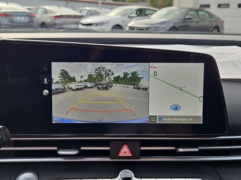Used 2024 Hyundai Elantra SEL image 19