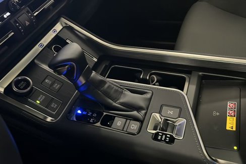 Used 2025 Lexus GX 550 image 23