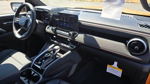 New 2025 Chevrolet Colorado Z71 w/ Midnight Edition image 16
