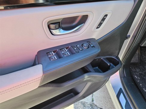 Used 2025 Honda Pilot EX-L image 15