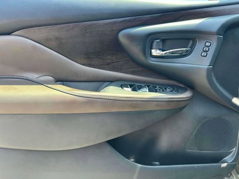 Used 2019 Nissan Murano Platinum w/ Cargo Package image 17