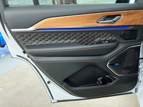 New 2025 Jeep Grand Cherokee L Summit w/ Advanced Protech Group IV image 35