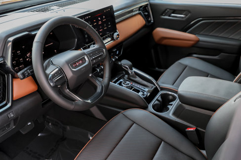 New 2026 GMC Canyon AT4 w/ Technology Plus Package image 13