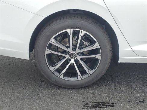 New 2025 Volkswagen Jetta Sport image 5