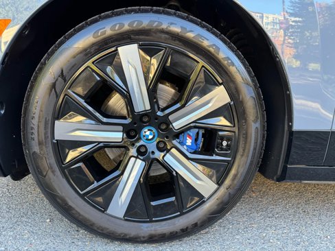 Used 2023 BMW iX M60 w/ Executive Package image 18
