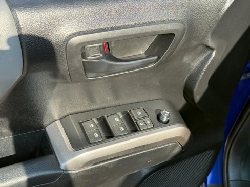 Certified 2022 Toyota Tacoma SR5 image 18