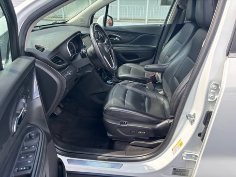 Used 2019 Buick Encore Essence image 12